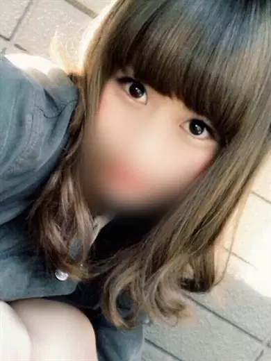 成宮あおば