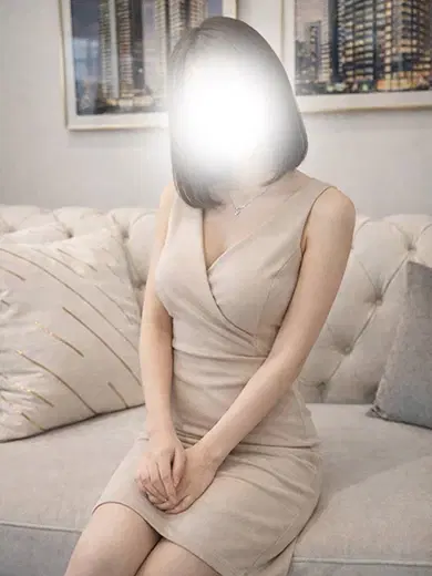 小鳥遊美月