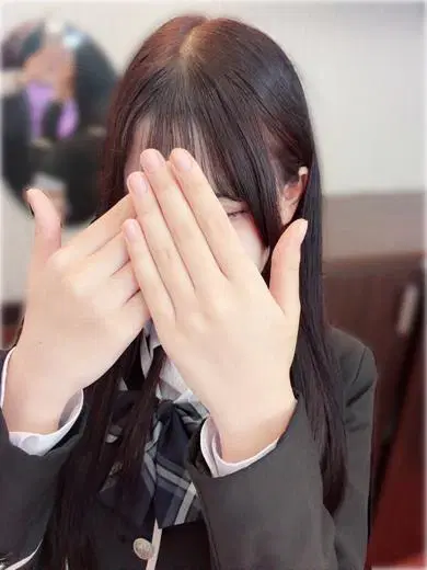 小鈴なこ