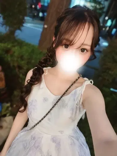 初美しゅり
