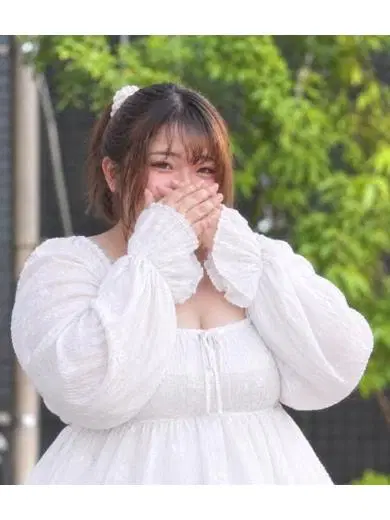 ゆいぴ
