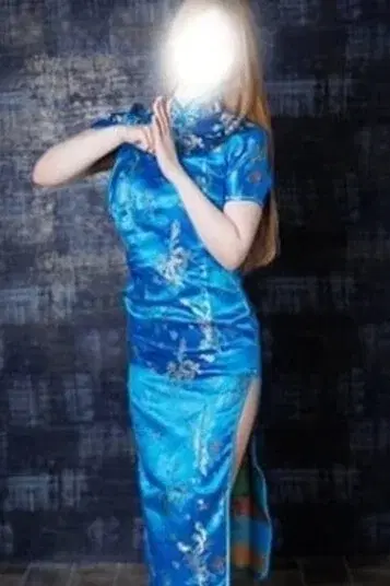 唐フミナ