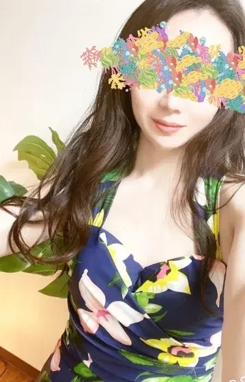 安達くれあ