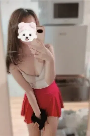 篠田ひなみ