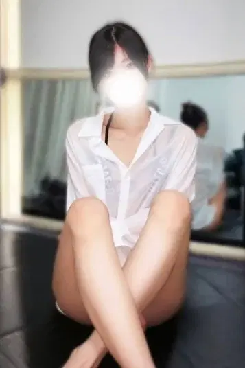 白木ひとみ