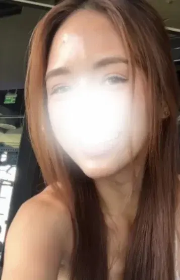 山本モナ